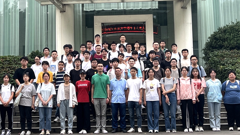 100余位浙江大學(xué)、浙江農(nóng)林大學(xué)學(xué)子到新光公司實習(xí)