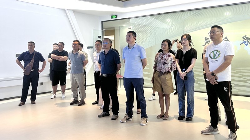 衢州市發(fā)改委黨委委員、對(duì)口辦副主任陳齊禮到浙江農(nóng)合考察消費(fèi)幫扶工作